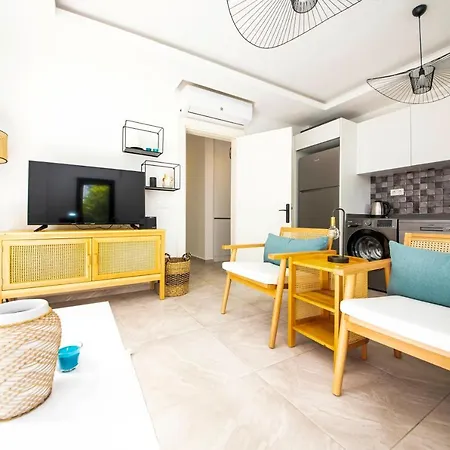 Amazing House With Balcony 1 Min Walking Distance To The Beach In Bodrum Casa vacanze *